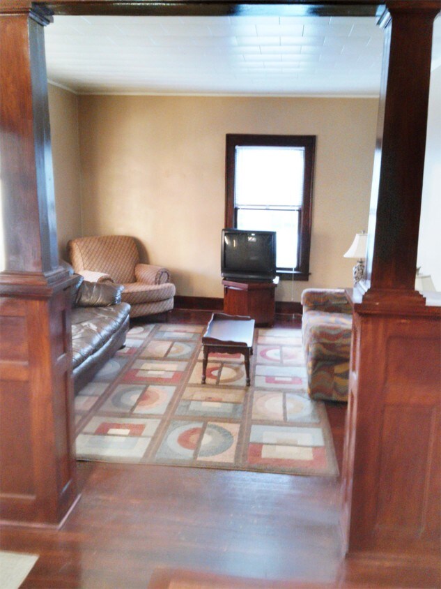 Primary Photo - 1243 1st St SW