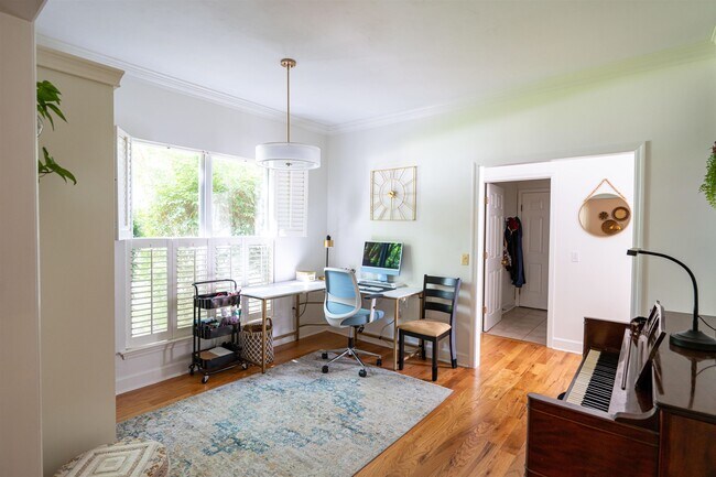 Foto del edificio - 3156 Iberville Way