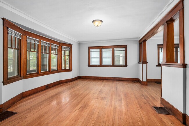 Foto del edificio - 220 Valley Ave SW