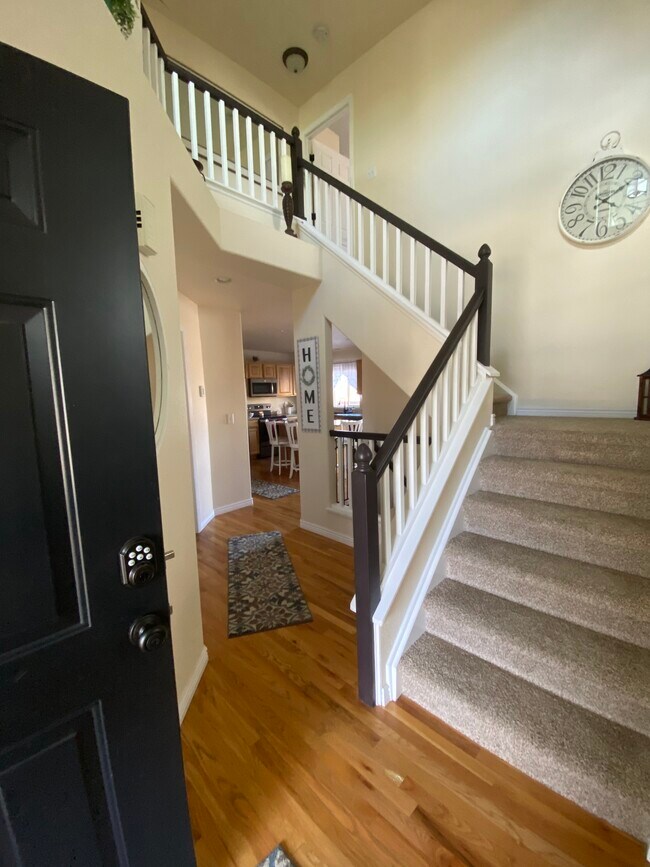 Building Photo - 2620 Stonehaven Dr