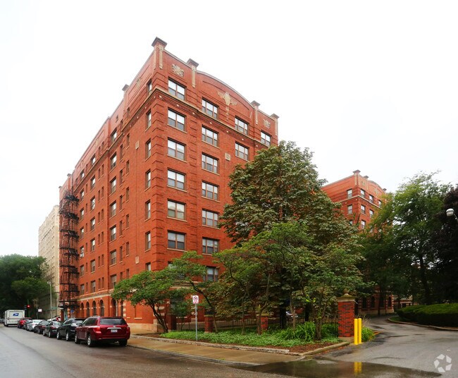 Madison Park Apartments Chicago, IL