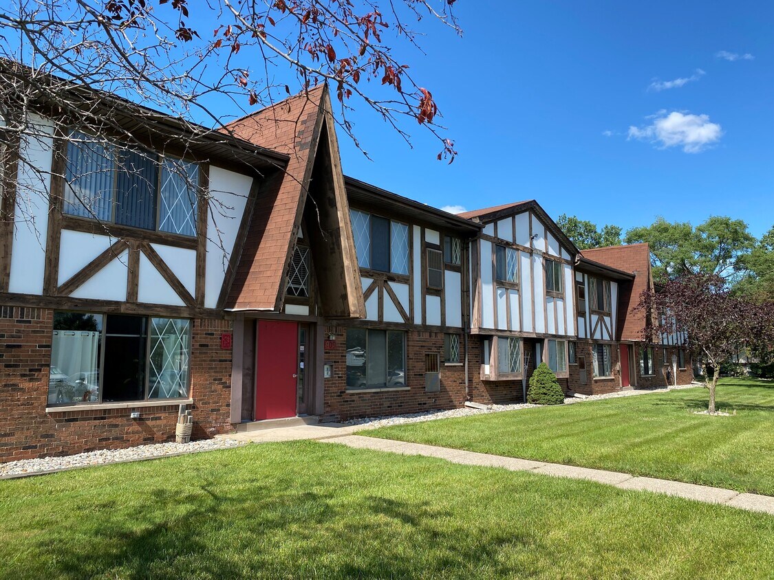 Trojan Manor Apartments 907909 Minnesota Dr Troy, MI Apartments