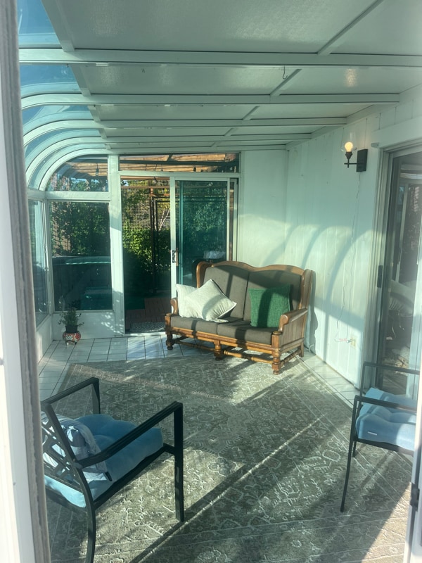 Foto del edificio - 730 Lonsdale Ln