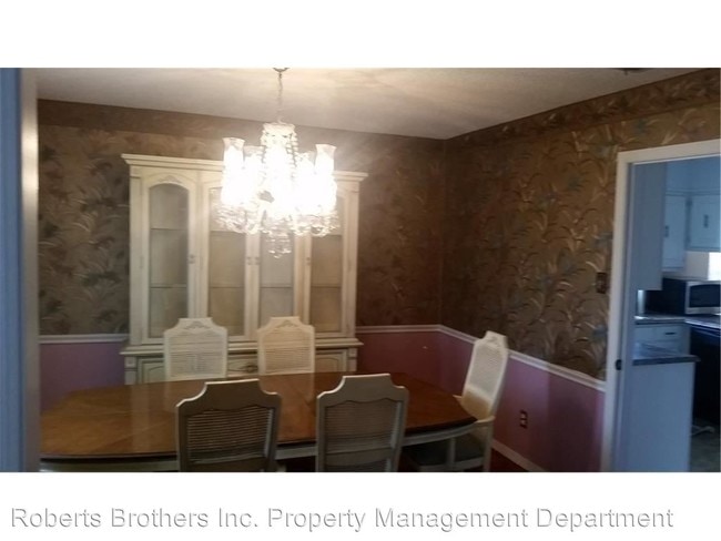 Building Photo - 5308 Medford Dr N