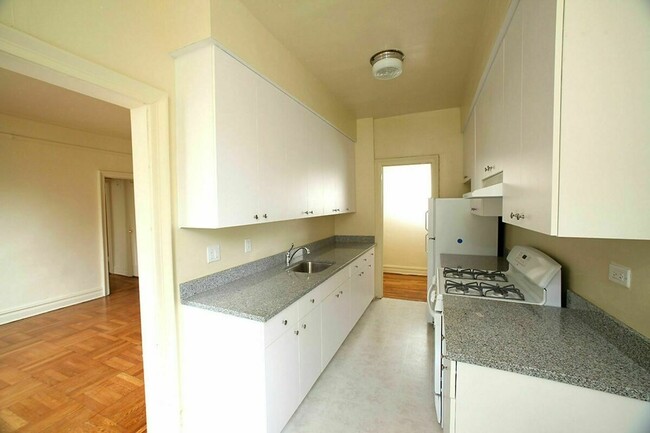 Foto del edificio - 2775 E 12th St