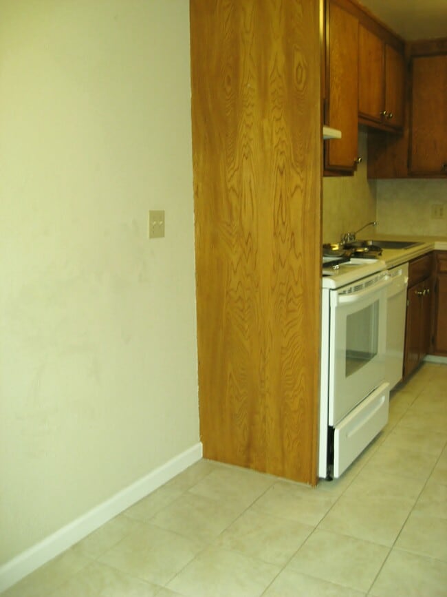 Building Photo - 1145 Alameda De Las Pulgas