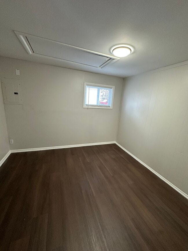 Foto del edificio - 4 bed 1 bath