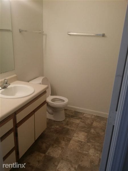 Building Photo - 1465 E State Road 44