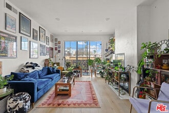 Building Photo - 1522 S Saltair Ave
