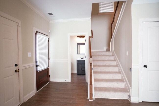 Foto del edificio - Available March 18, 2026