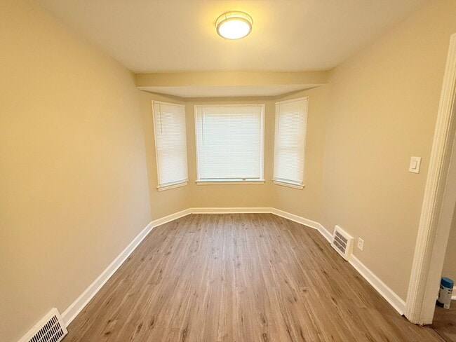 Foto del edificio - This beautifully updated 3-bedroom, 1-bath single-family home is ready for move-in!