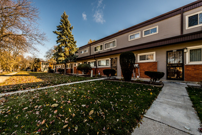 Building Photo - Dorchester Townhomes