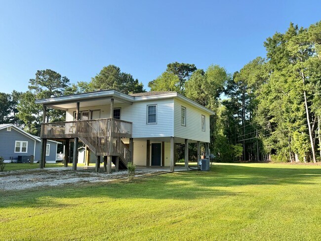 Building Photo - 646 Mill Creek Rd