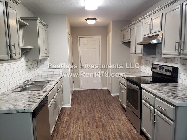 Building Photo - 46 Olmstead Cir