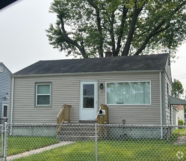 Building Photo - 7543 Linden Ave