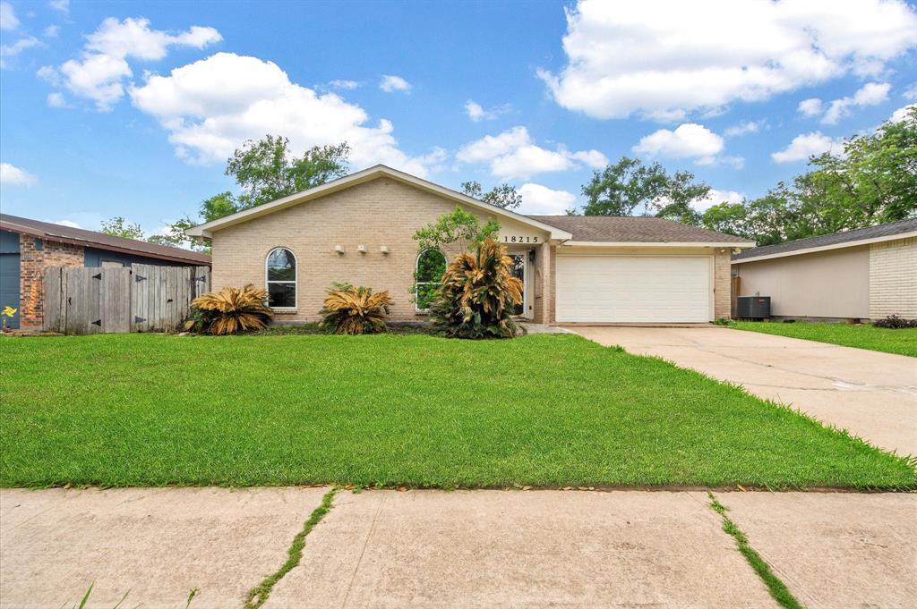Foto principal - 18215 Navajo Trail Dr