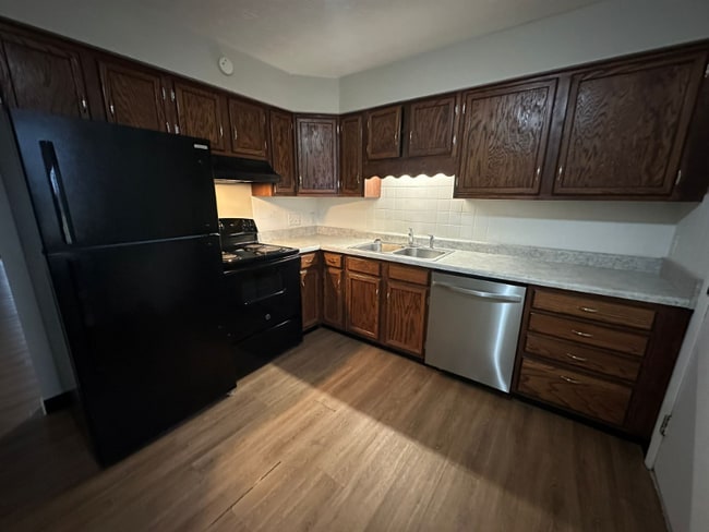 Building Photo - 2426 Echo Valley Dr