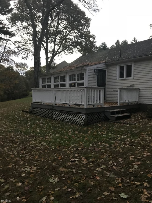 Building Photo - 2 br, 1 bath House - 34 Strawberry Hill St