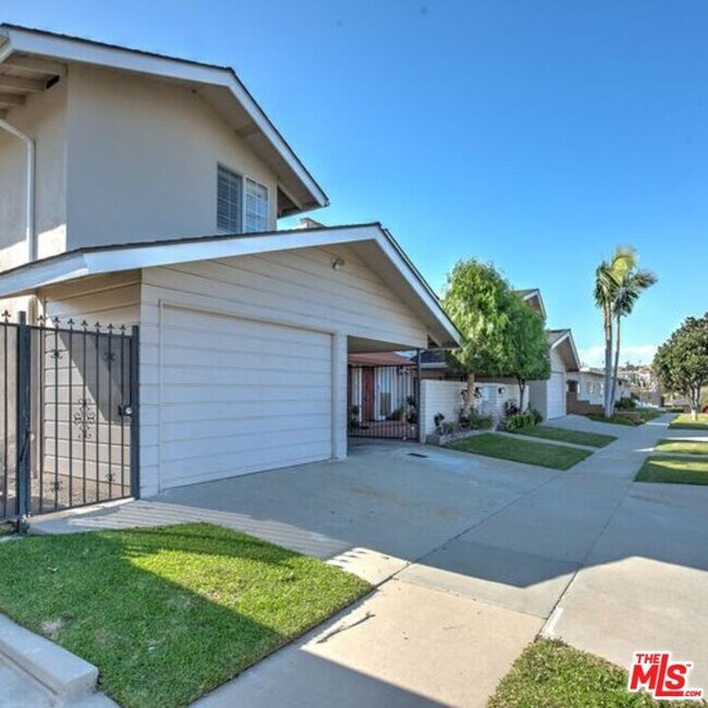 Foto del edificio - 5939 S La Cienega Blvd