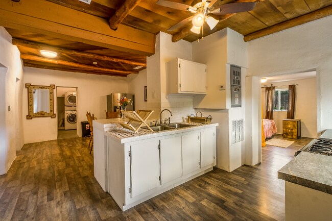 Foto del edificio - 8312 Guadalupe Trail NW
