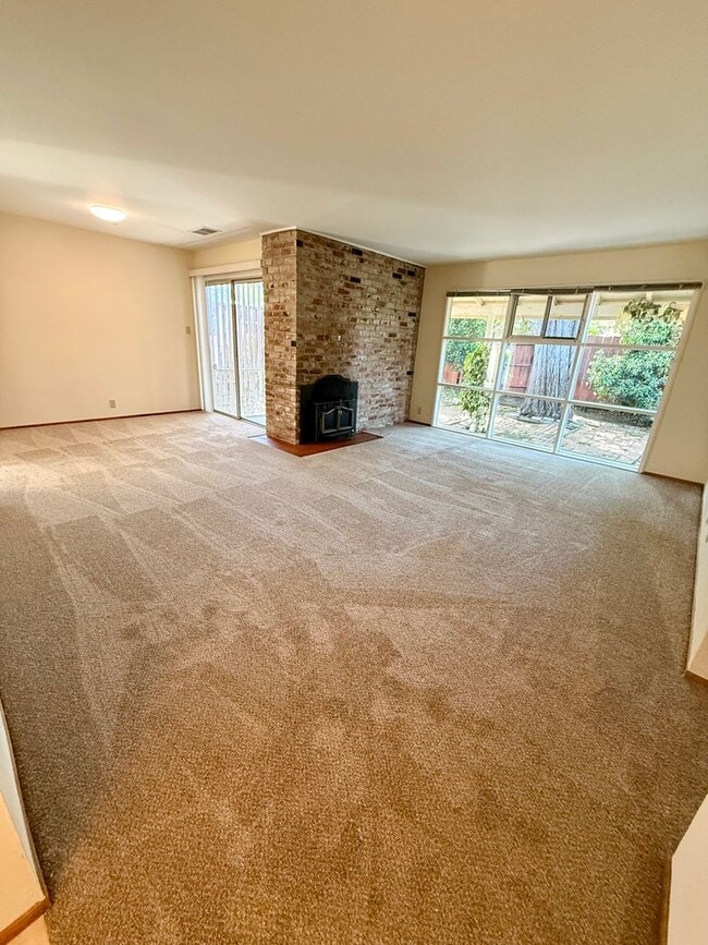 Building Photo - 3139 Baker Dr