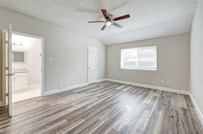 Foto del edificio - 6802 Glenray Dr