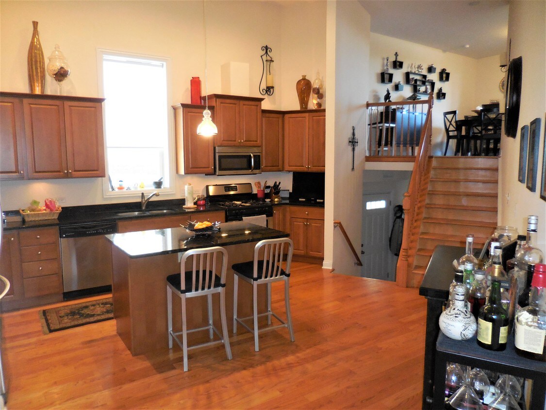 Primary Photo - 5520 W Edmunds St