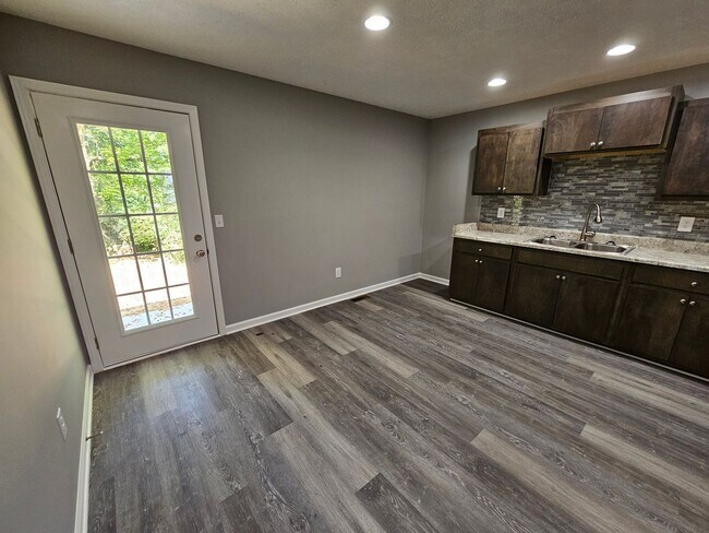 Foto del edificio - Newer Duplex Located Near the Heart of Tullahoma!