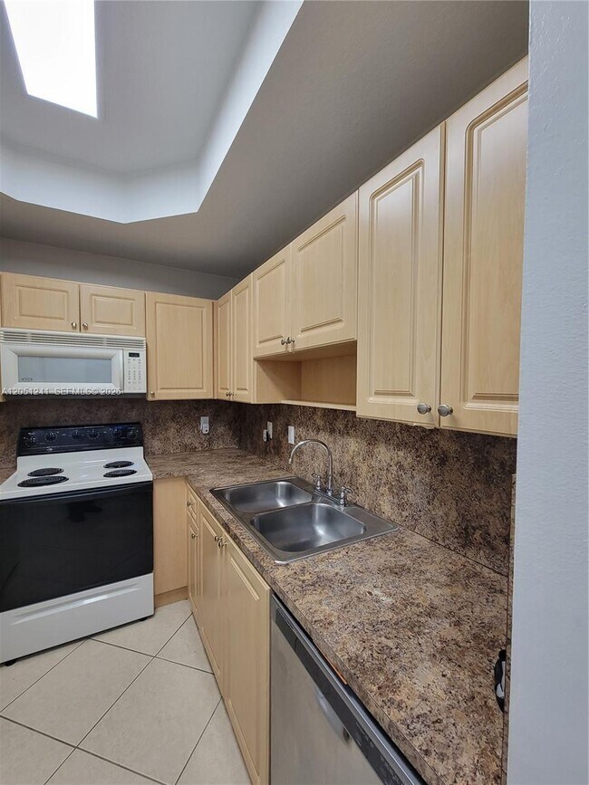 Foto del edificio - 2335 Mariner Ct