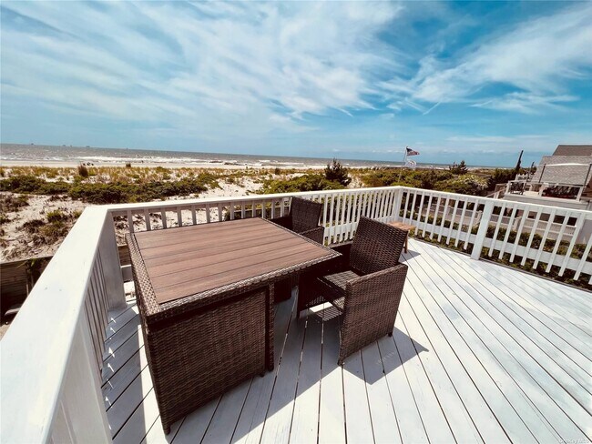 Building Photo - 833 Oceanfront