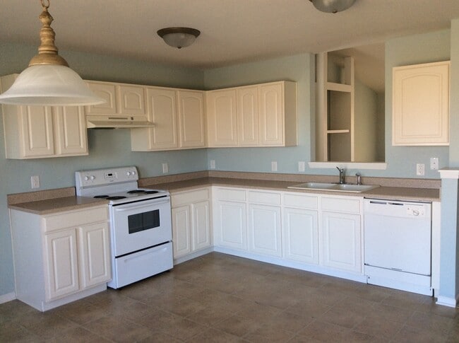 Building Photo - 8338 Gates Corner Dr