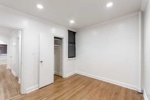 Foto del edificio - 343 W 51st St
