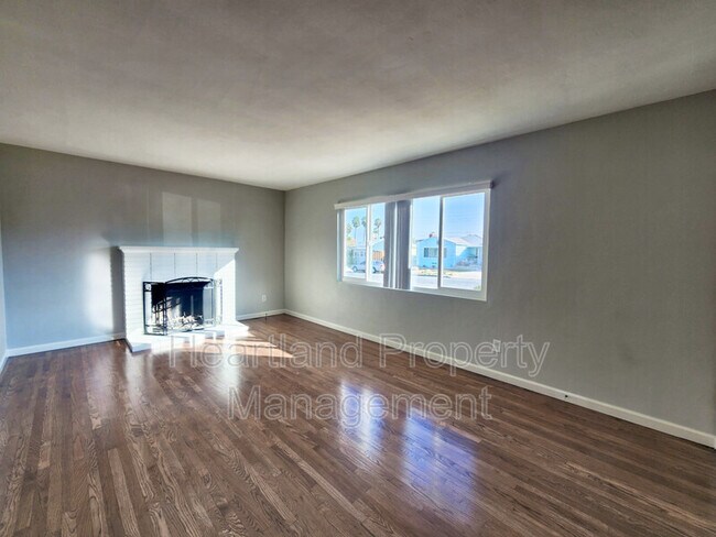 Building Photo - 1138 Lorna Ave