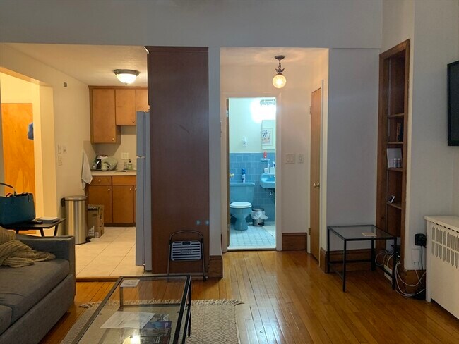 Foto del edificio - 907 Beacon St