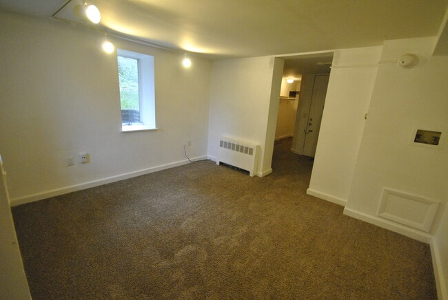 Building Photo - 554 S 5th Ave