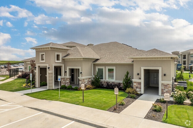 Foto del edificio - Cross Timbers Apartments