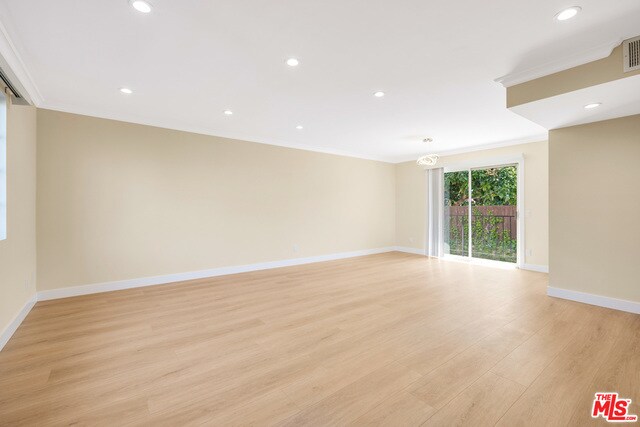 Foto del edificio - 701 E Acacia Ave
