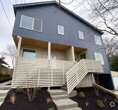 Building Photo - 4808 SE Franklin St
