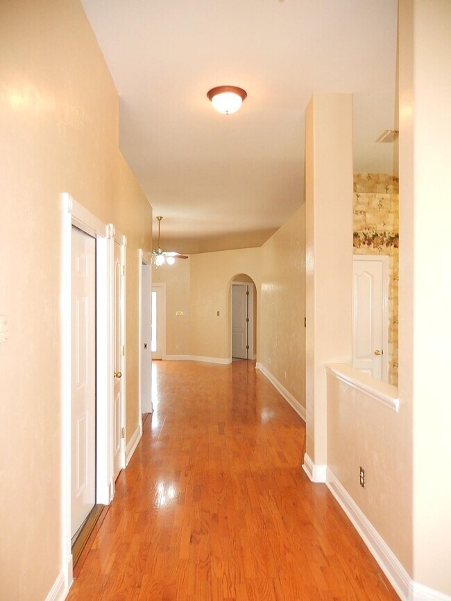 Foto del edificio - 3327 Dartmouth Dr