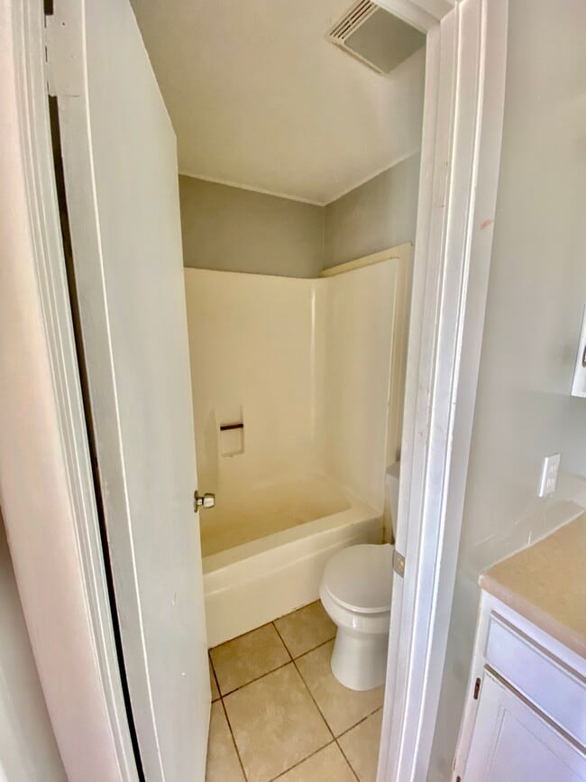 Restroom - 2612 S International Blvd