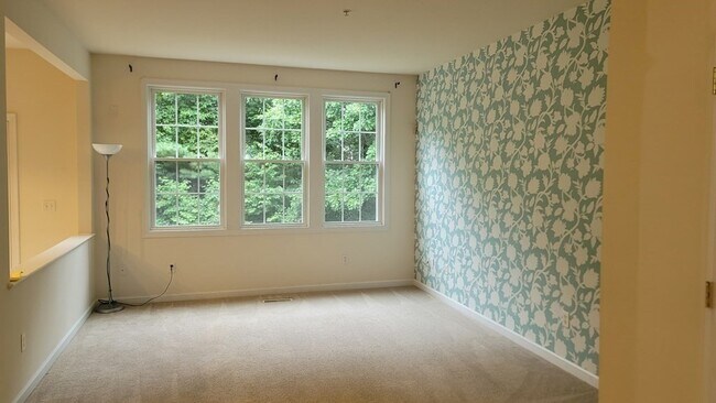 Building Photo - 58 Tulip Cir
