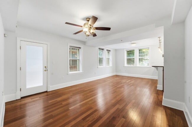 Foto del edificio - 1465 Columbia Rd NW