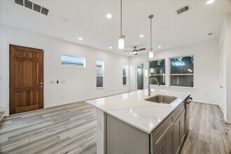 Building Photo - 1524 Ojeman Rd