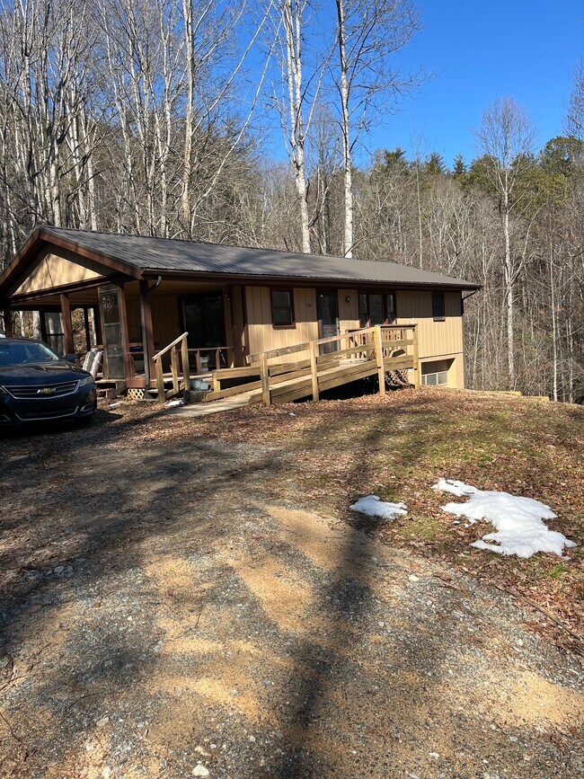 Foto del edificio - 267 Bryson Rd