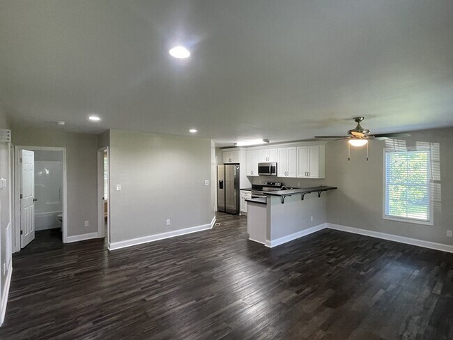 Building Photo - Single Family Residence, Ranch - Maiden, NC