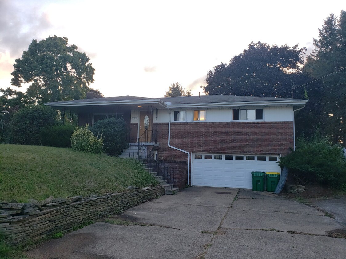 Primary Photo - 262 N Duffy Rd