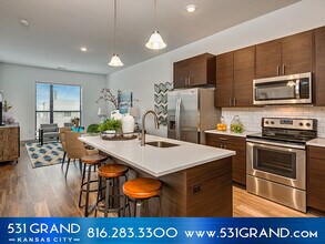 One-bedroom island kitchen - 531 Grand