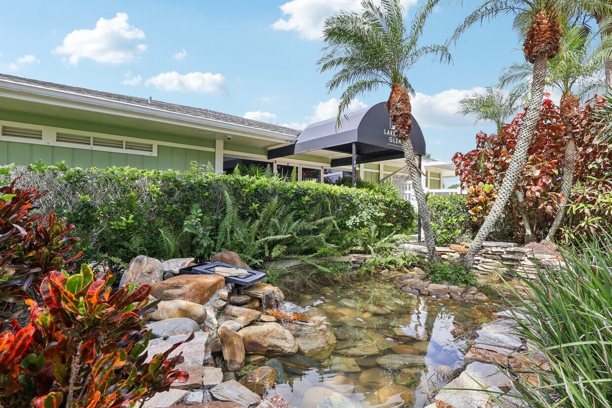 Foto principal - Lakeside Glen Apartments