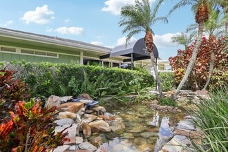 Building Photo - Lakeside Glen Apartments