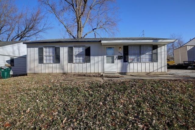 Building Photo - 2710 E Illinois St